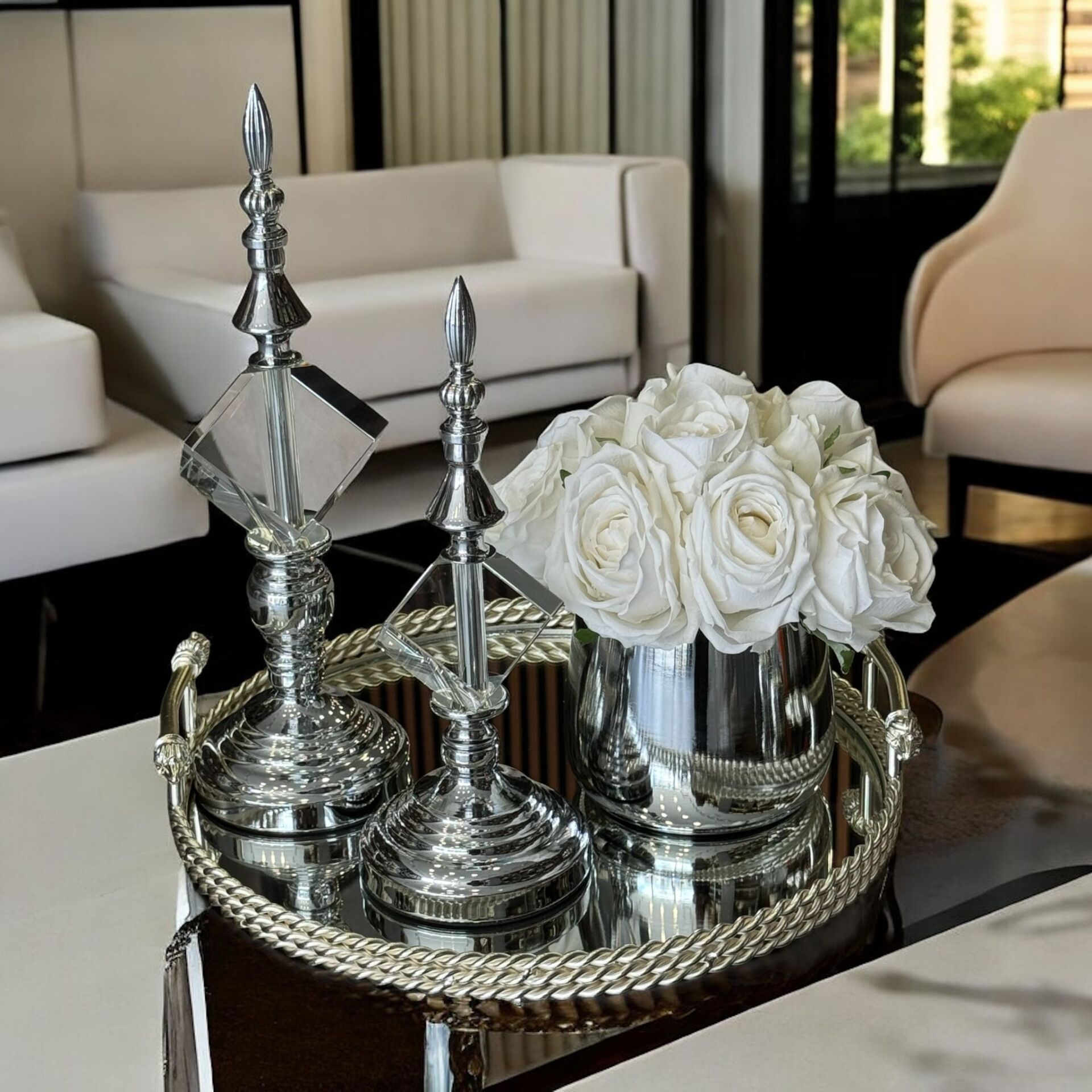 Kulplu Tepsi & 2'li Küp Küre & Cezve Islak Gül Aranjmanı 4 Parça Set Gümüş