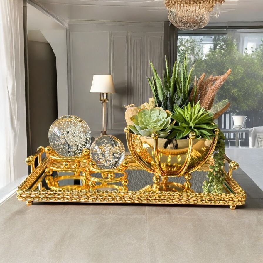 Kulplu Dikdörtgen Tepsi, 2'li Noktalı Cam Küre & Ahtapot B. Sukulent Aranjmanı – 4 Parça Gold Set