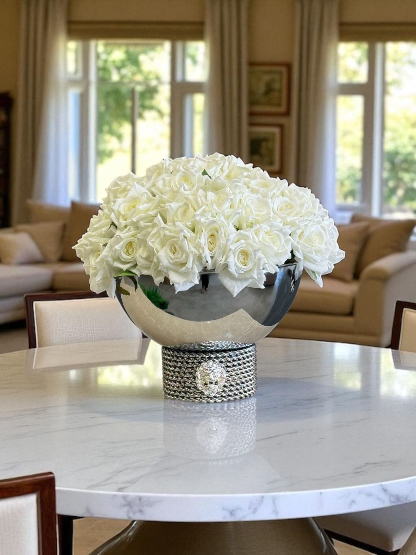 Tarzz Metal Vazo & 6 Demet Beyaz Gül Aranjmanı Gümüş