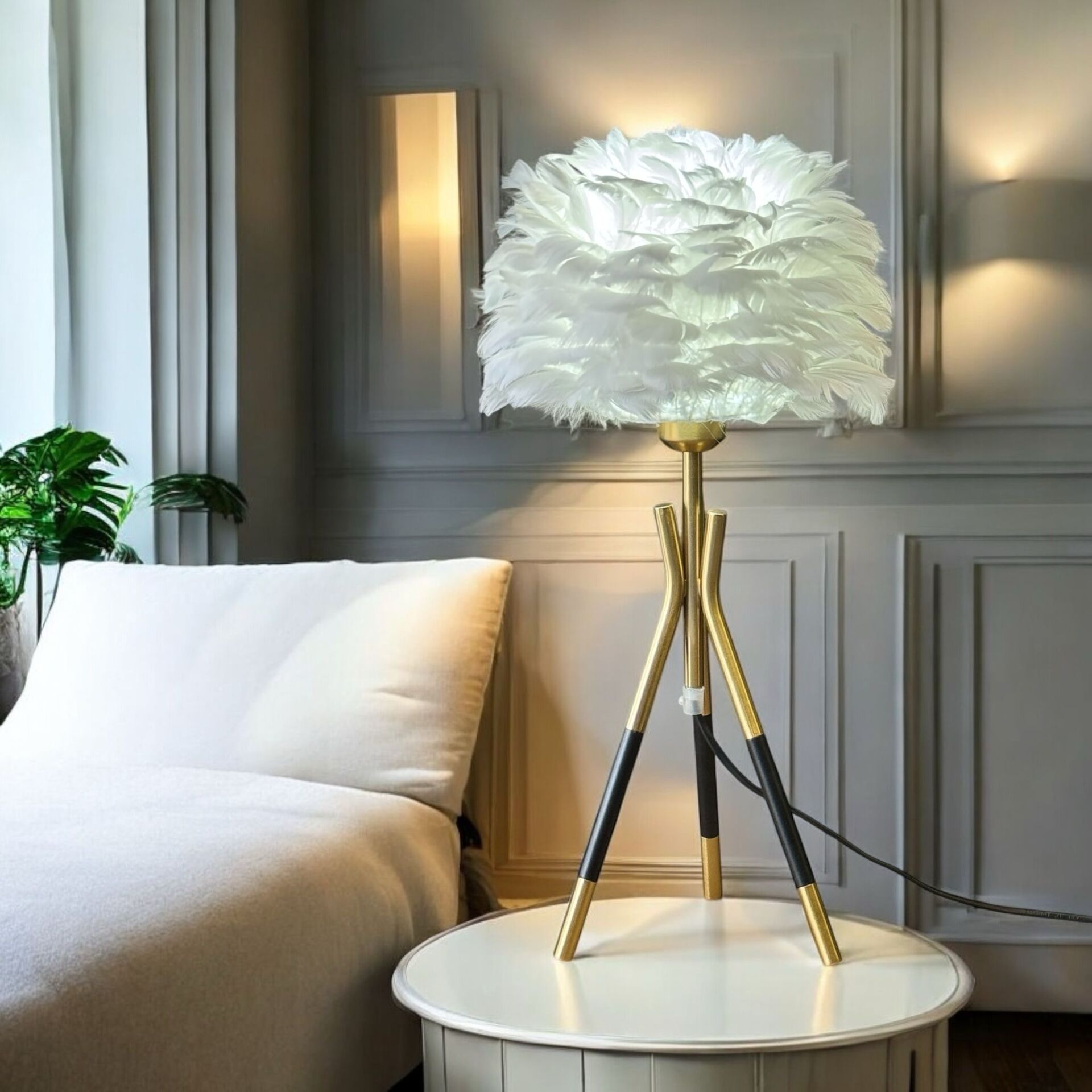 Dekoratif Tüylü Abajur Beyaz