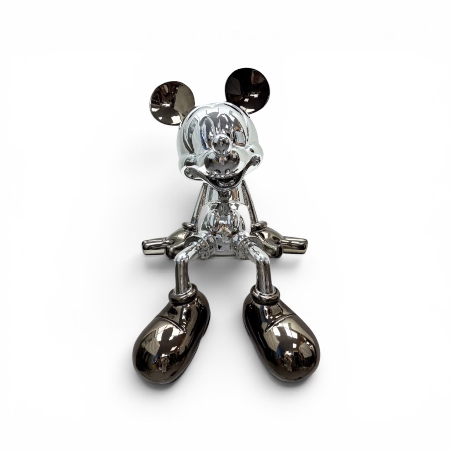 Oturan Mickey Mouse Premium Obje – Gümüş & Antrasit