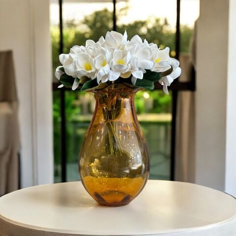 Cam Uzun Vazo Amber 6'lı Manolya Aranjmanı