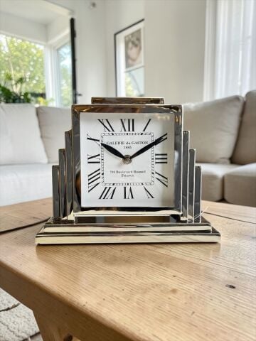 Metal Masaüstü Kare Saat