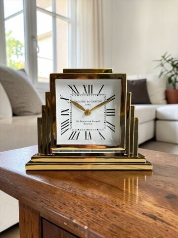 Metal Masaüstü Kare Saat