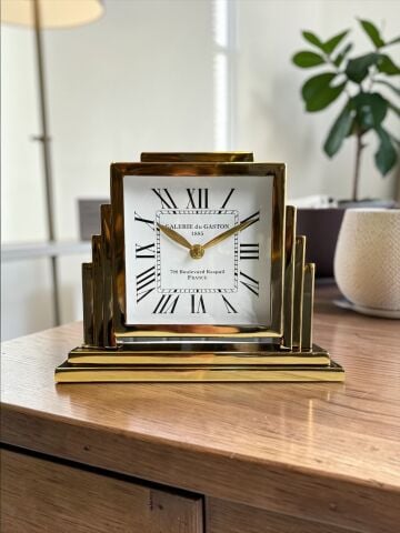 Metal Masaüstü Kare Saat
