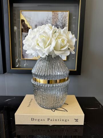 Füme Cam Vazo Orta 2 Demet Islak Gül Aranjmanı