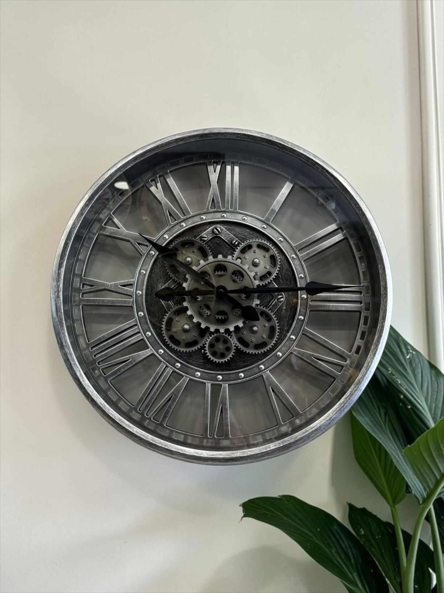 Çarklı Duvar Saati – Gümüş (50 cm)