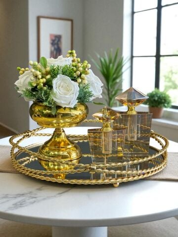 Zincir Tepsi, 2’li Kristal Cam Parfüm Şişesi & Çiçek Aranjmanı – 4 Parça Gold Set