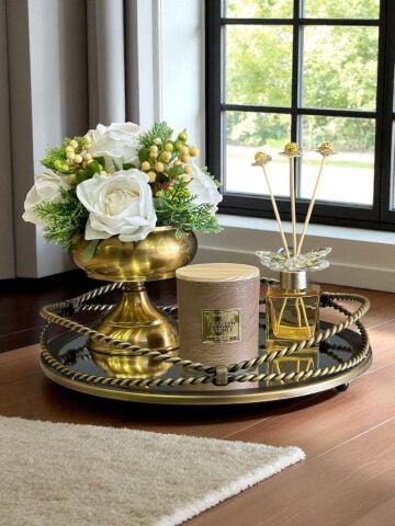 Zincir Tepsi, Koku Şişesi, Deri Bardak Kokulu Mum ve Çiçek Aranjmanı – 4 Parça Eskitme Set