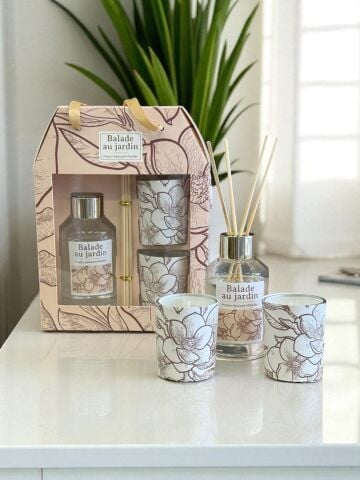 Koku Şişesi ve 2'li Mumluk Gül Aromalı Hediye Seti