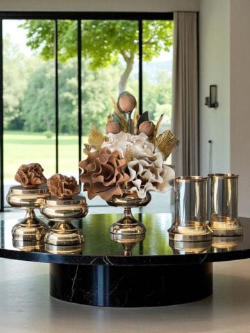 Çiçek Aranjmanı, Tarçın Mercan Kutular ve Mumluklar – Rosegold 5’li Set