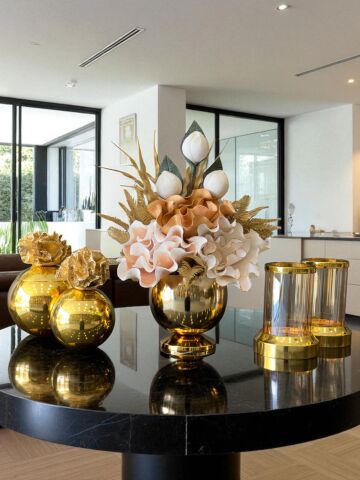 Çiçek Aranjmanı, Gold Mercan Kutular ve Mumluklar – Gold 5’li Set