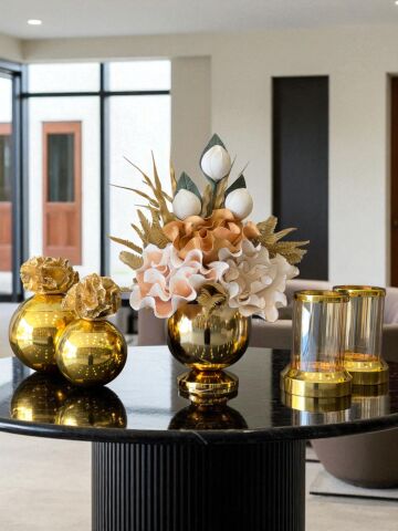 Çiçek Aranjmanı, Gold Mercan Kutular ve Mumluklar – Gold 5’li Set