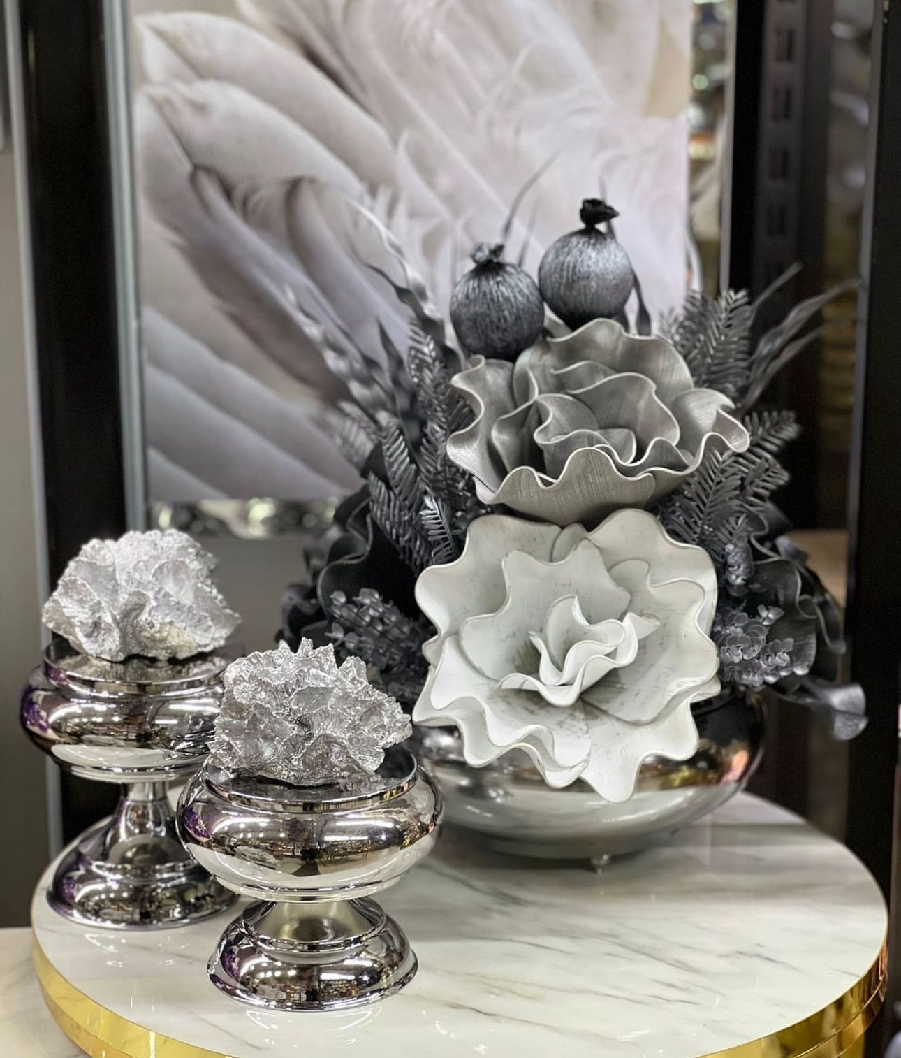 Ufo Saksı Çiçek Aranjmanı & 2'li Mercan Ayaklı Kutu 3 Parça Set Gümüş