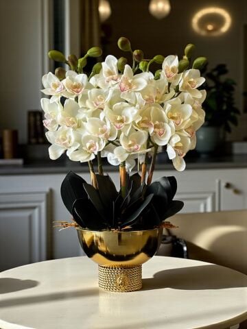Premium Islak Singapur Orkide Aranjmanı – Gold 6’lı Tarzz Vazo