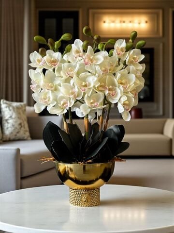 Premium Islak Singapur Orkide Aranjmanı – Gold 6’lı Tarzz Vazo
