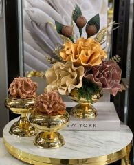 Dekoratif Çiçek Aranjmanı & 2'li Mercan Ayaklı Kutu – 3 Parça Gold / Tarçın Set