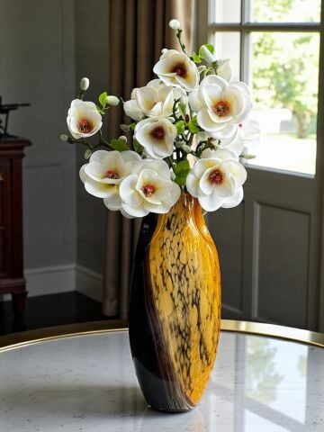 Büyük Cam Vazo Mix Manolya Aranjmanı 6'lı – Siyah & Amber