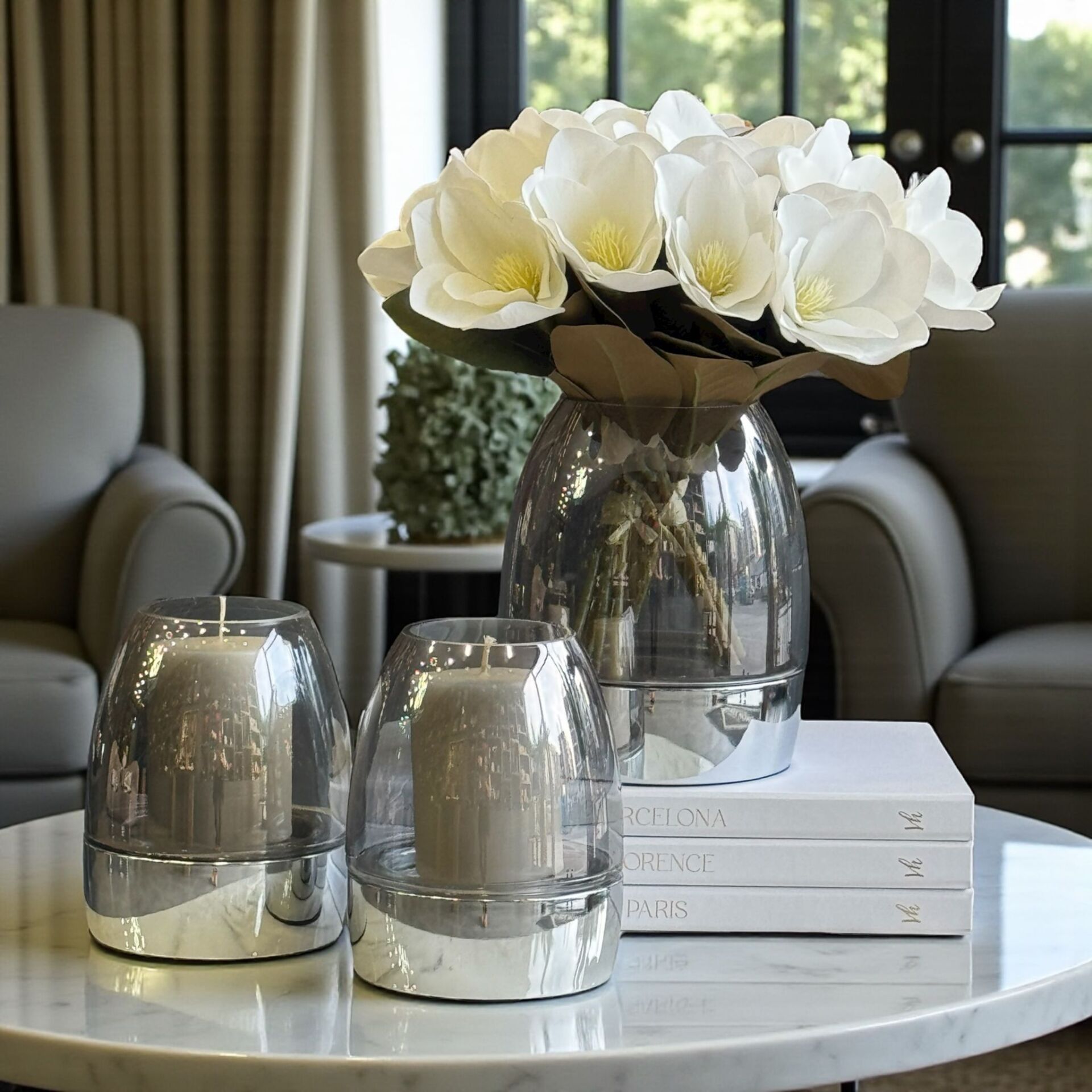 Metalli B.Cam Vazo Manolya Aranjman & 2’li Küçük Mumluk Seti – Gümüş