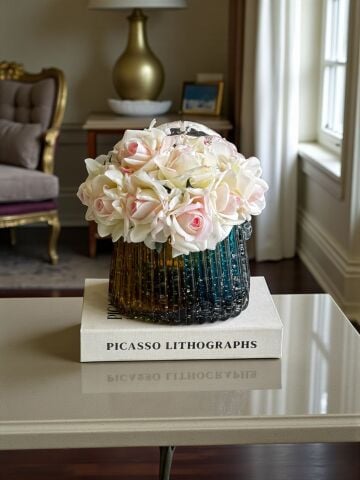 İthal Cam Çanta – Mix Renk Premium 3'lü Islak Gül Aranjmanı