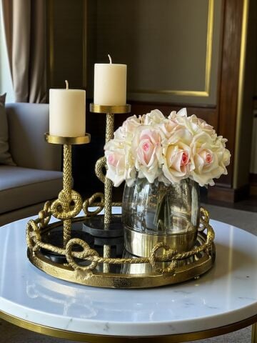 Halat Tepsi, B. Cam Vazo 3’lü Gül Aranjmanı & 2’li Mumluk + Mum – Gold