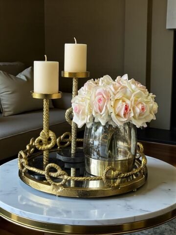 Halat Tepsi, B. Cam Vazo 3’lü Gül Aranjmanı & 2’li Mumluk + Mum – Gold