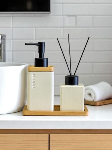 3 Parça Seramik Banyo Seti – Bambu Tepsili Krem