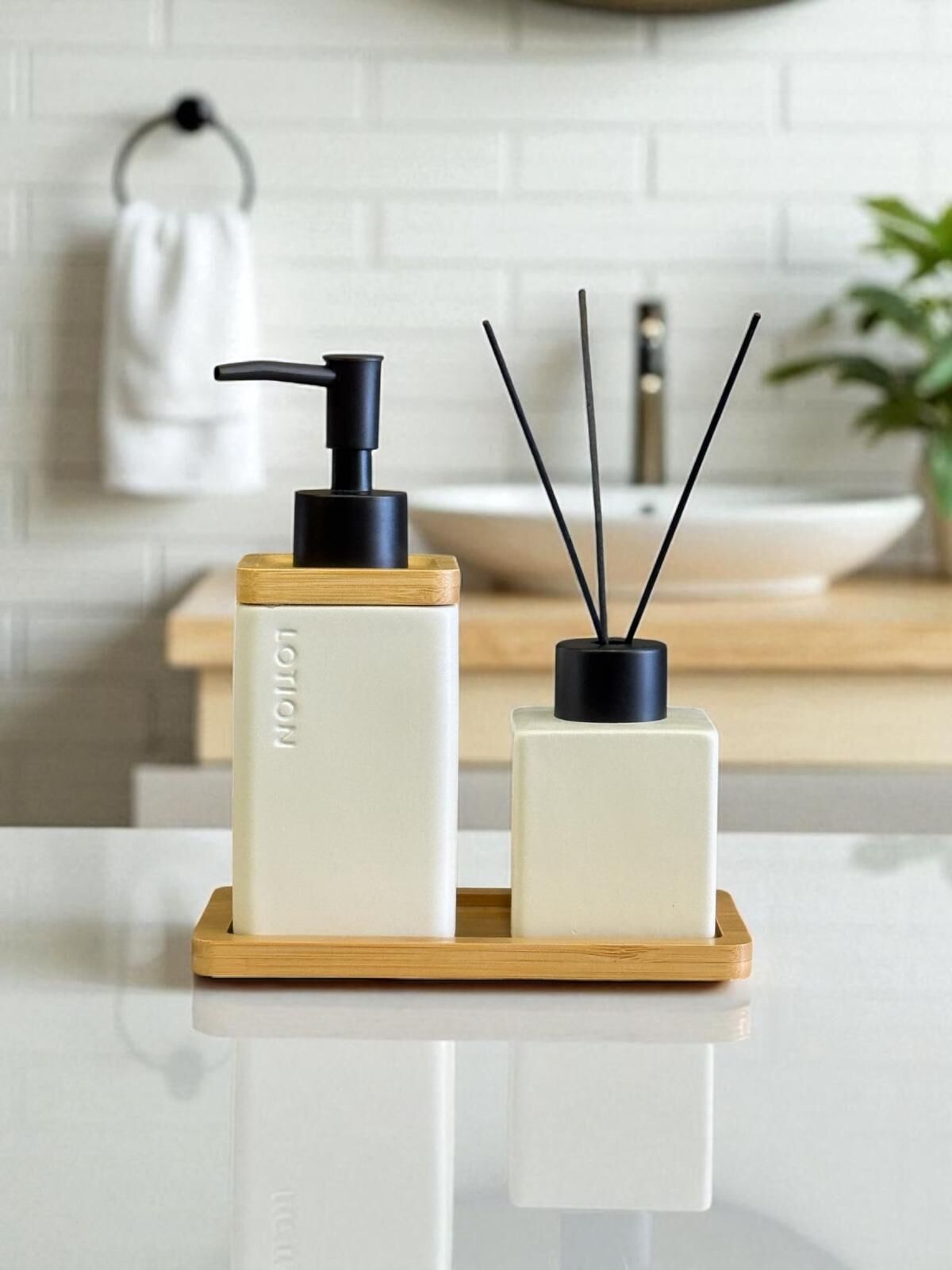 3 Parça Seramik Banyo Seti – Bambu Tepsili Krem