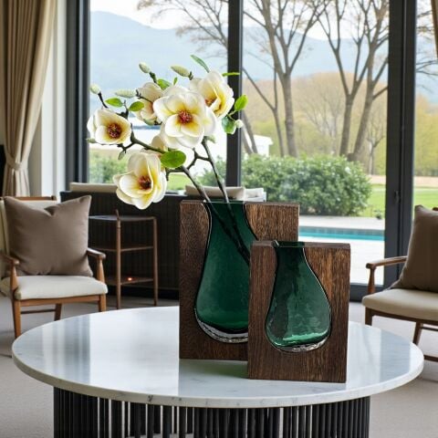 Ahşap Detaylı 2’li Yeşil Cam Vazo & Dal Manolya Aranjmanı 2'li