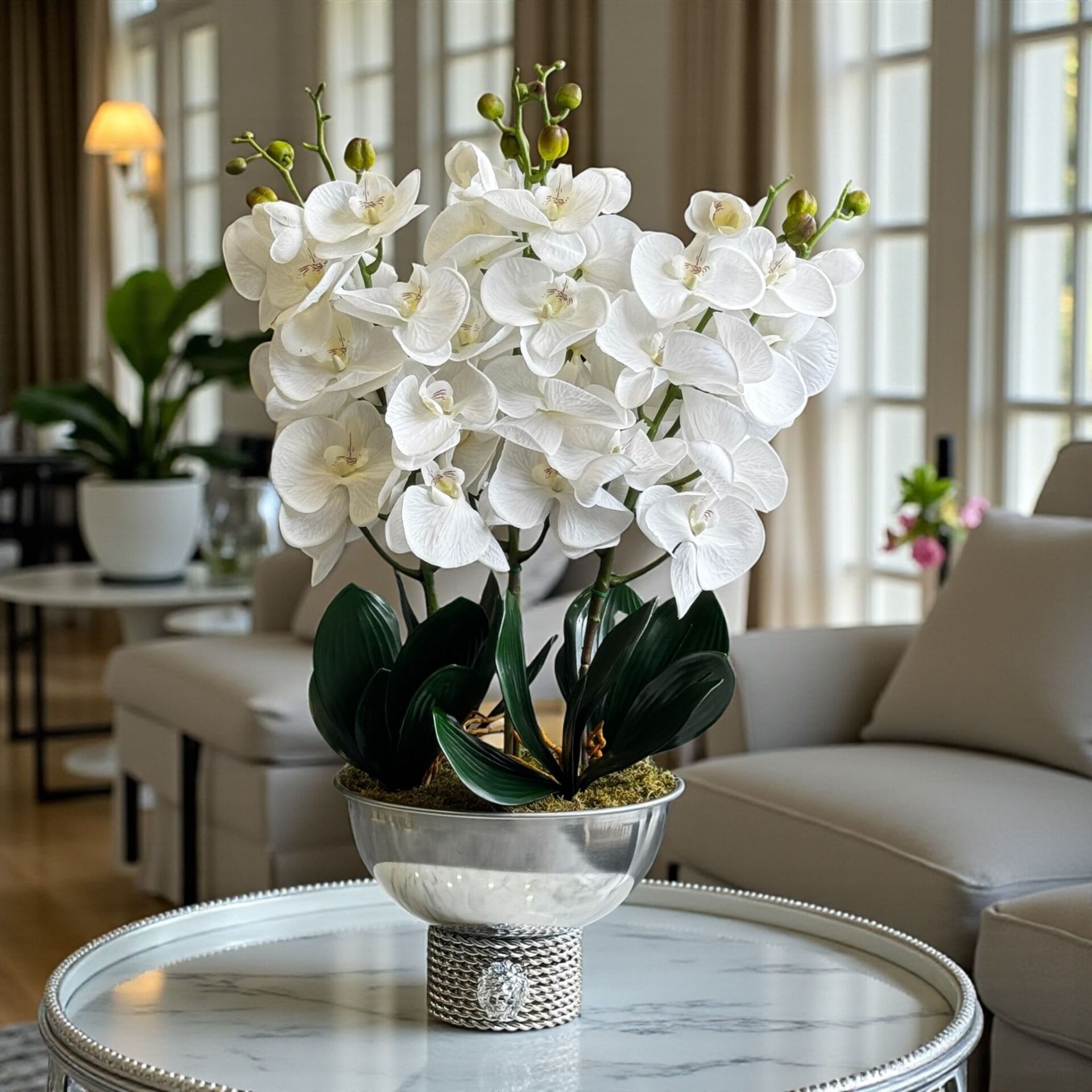 Premium Beyaz Islak Orkide Aranjmanı – Gümüş 6’lı Tarzz Vazo
