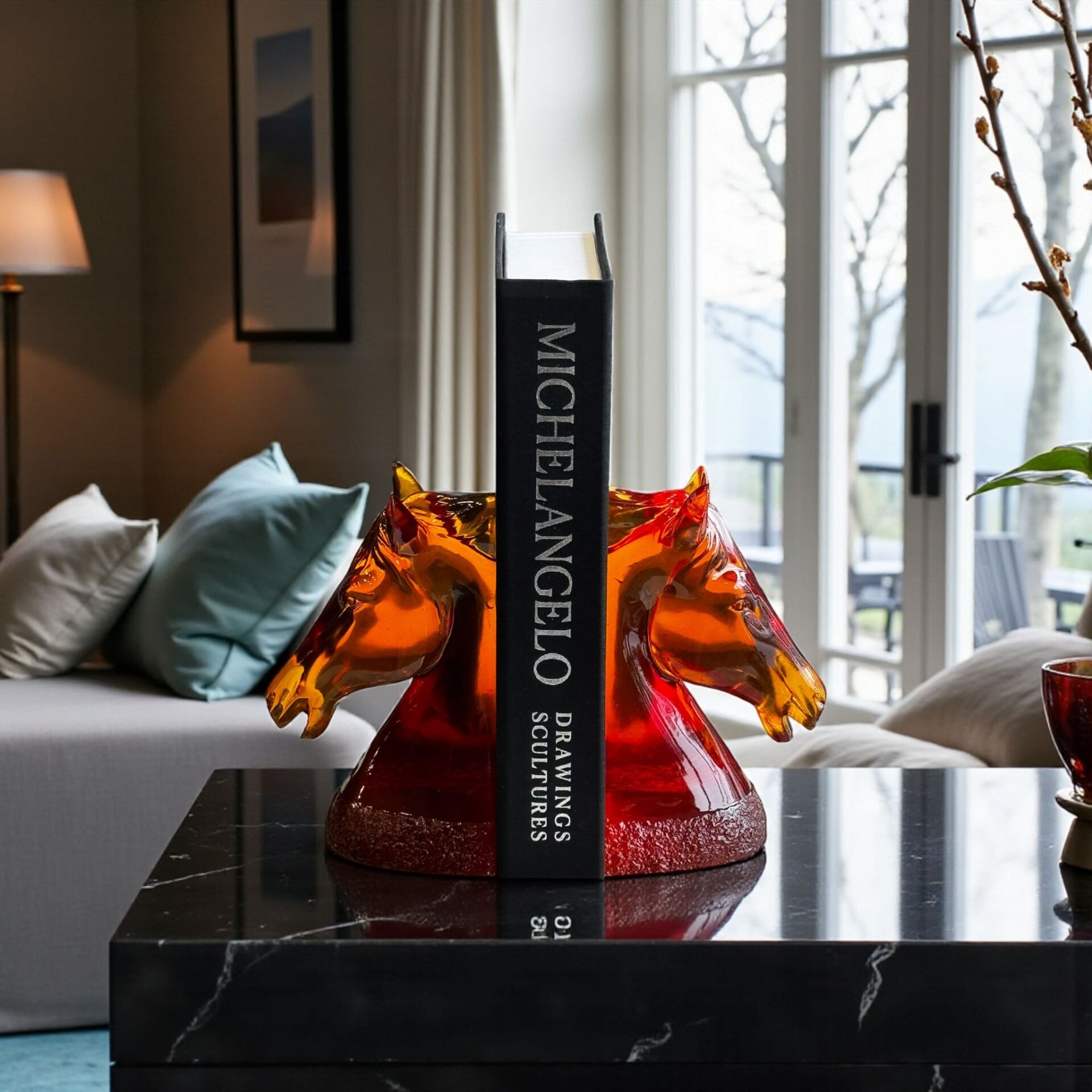 Atlı Reçine Kitap Tutucu Dekor Seti – Amber