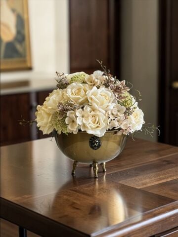 3 Ayaklı Arma Detaylı Saksı Aranjmanı – Eskitme