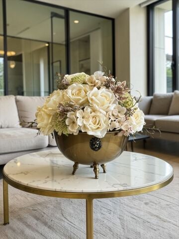 3 Ayaklı Arma Detaylı Saksı Aranjmanı – Eskitme