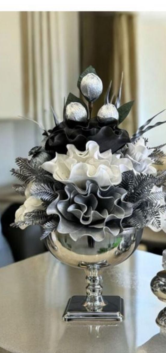 Lale Saksı Çiçek Aranjmanı Gümüş