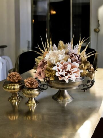 Zamak Kollu Saksı Aranjmanı & 2'li Mercan Ayaklı Kutu – 3 Parça Eskitme Tarçın Set