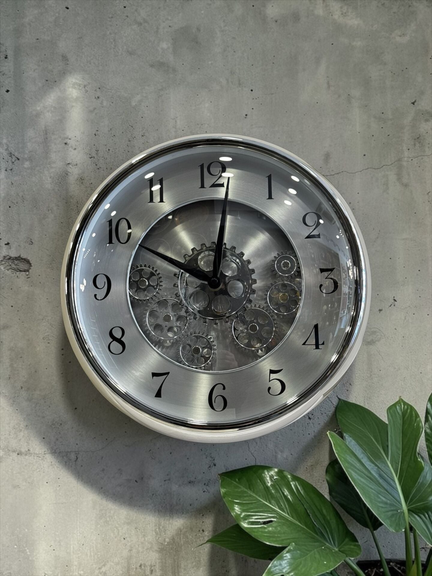 Çarklı Duvar Saati – Gümüş 35 cm