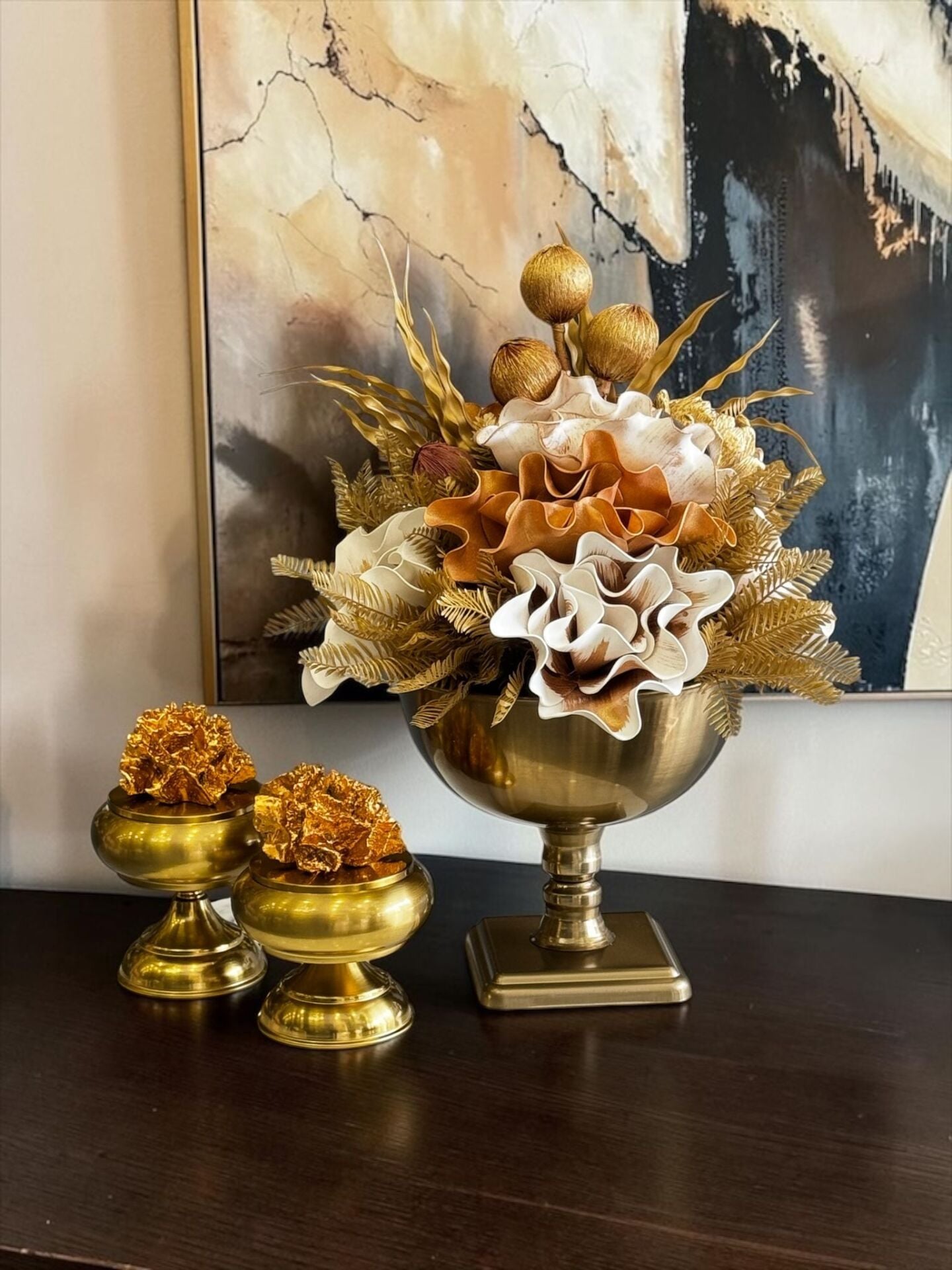 Lale Saksı Çiçek Aranjmanı & 2’li Mercan Ayaklı Kutu – 3 Parça Set (Eskitme)